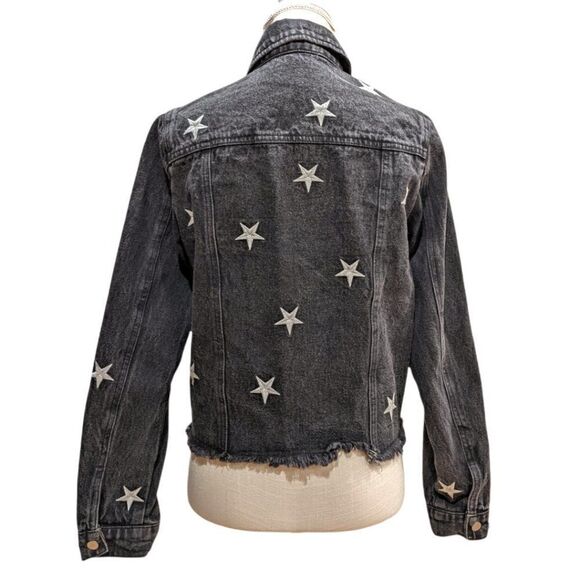 Honey Punch Women's Charcoal Star Patterned Denim Jacket Raw Hem Size S - Picture 2 of 6